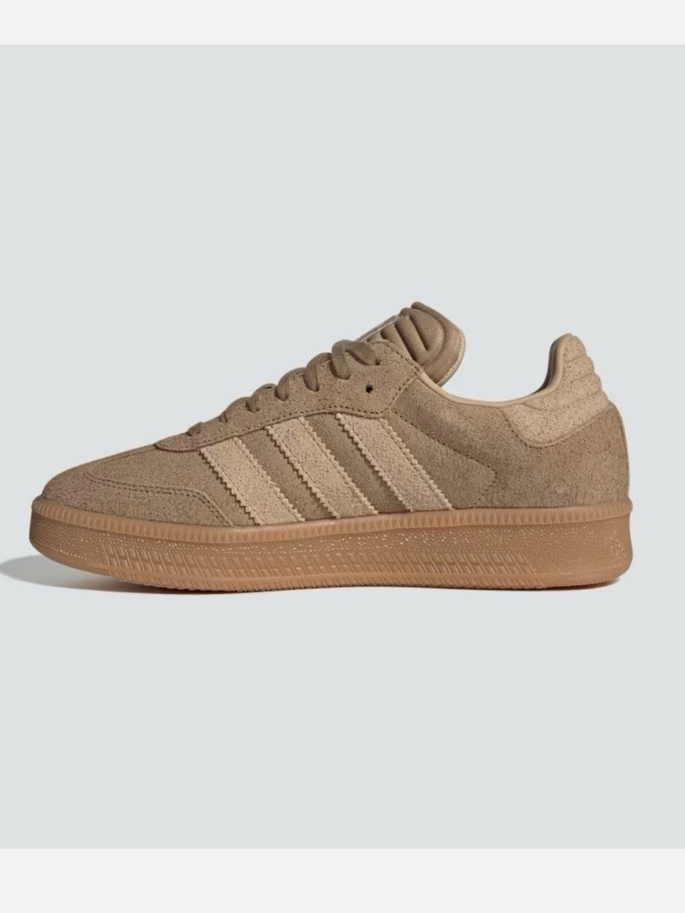 adidas Suede Low-Top Sneaker in Beige/Tan